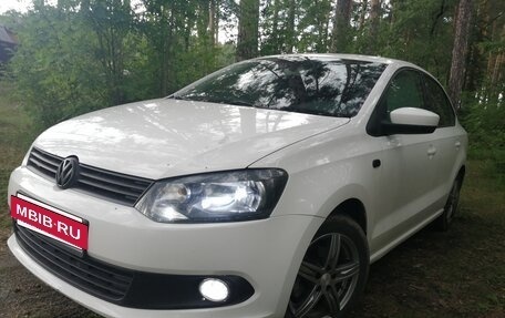 Volkswagen Polo VI (EU Market), 2013 год, 890 000 рублей, 2 фотография
