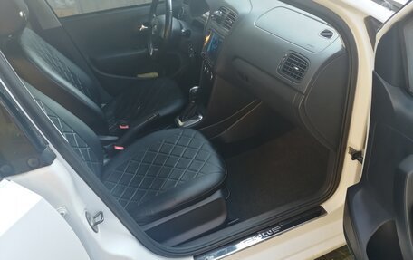 Volkswagen Polo VI (EU Market), 2013 год, 890 000 рублей, 17 фотография