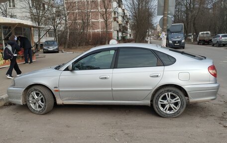 Toyota Avensis III рестайлинг, 2002 год, 380 000 рублей, 7 фотография