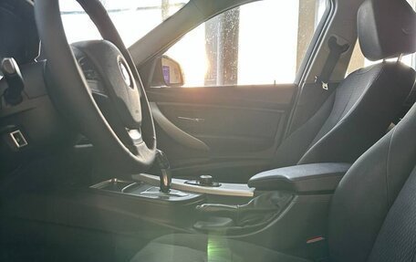 BMW 3 серия, 2018 год, 1 650 000 рублей, 11 фотография