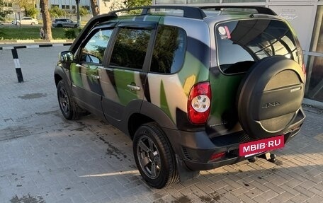 Chevrolet Niva I рестайлинг, 2018 год, 880 000 рублей, 4 фотография