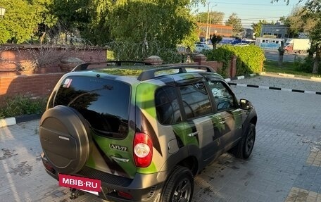 Chevrolet Niva I рестайлинг, 2018 год, 880 000 рублей, 3 фотография