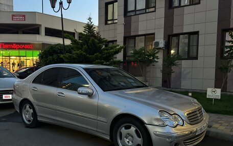 Mercedes-Benz C-Класс, 2005 год, 550 000 рублей, 3 фотография
