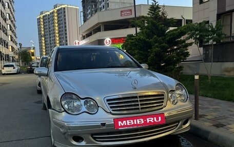 Mercedes-Benz C-Класс, 2005 год, 550 000 рублей, 4 фотография