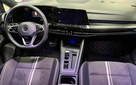 Volkswagen Golf VIII, 2022 год, 2 150 000 рублей, 13 фотография