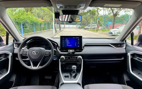 Toyota RAV4, 2022 год, 2 436 877 рублей, 11 фотография