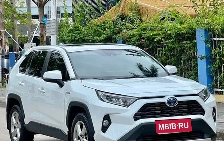 Toyota RAV4, 2022 год, 2 436 877 рублей, 3 фотография