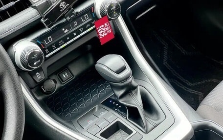 Toyota RAV4, 2022 год, 2 436 877 рублей, 14 фотография
