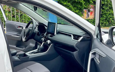 Toyota RAV4, 2022 год, 2 436 877 рублей, 17 фотография