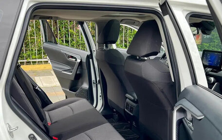 Toyota RAV4, 2022 год, 2 436 877 рублей, 16 фотография