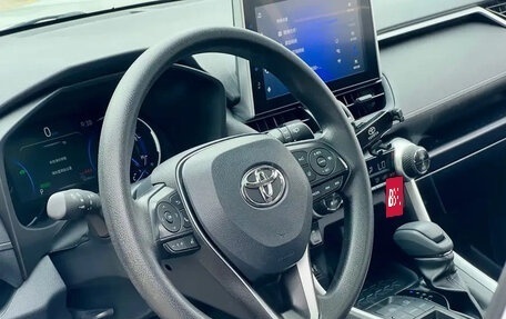 Toyota RAV4, 2022 год, 2 436 877 рублей, 15 фотография