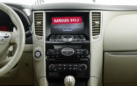 Infiniti FX II, 2011 год, 1 995 000 рублей, 22 фотография