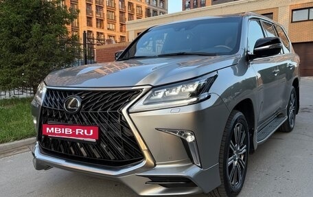 Lexus LX III, 2017 год, 10 500 000 рублей, 3 фотография