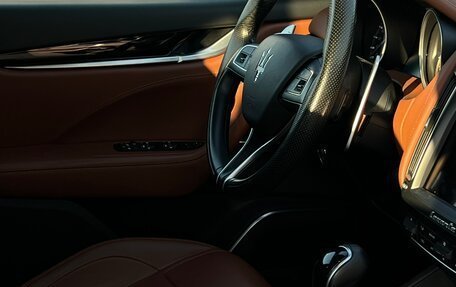 Maserati Levante I, 2017 год, 4 050 000 рублей, 7 фотография