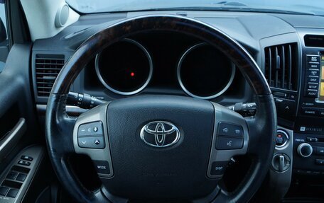 Toyota Land Cruiser 200, 2011 год, 3 200 000 рублей, 5 фотография