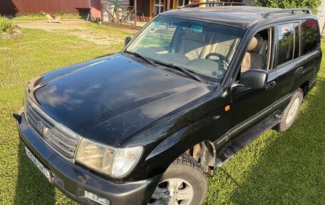 Toyota Land Cruiser 100 рестайлинг 2, 2002 год, 2 000 000 рублей, 3 фотография