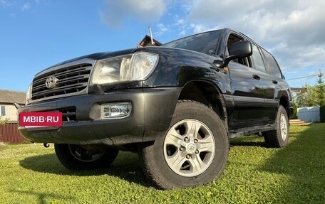 Toyota Land Cruiser 100 рестайлинг 2, 2002 год, 2 000 000 рублей, 2 фотография