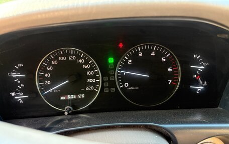 Toyota Land Cruiser 100 рестайлинг 2, 2002 год, 2 000 000 рублей, 7 фотография
