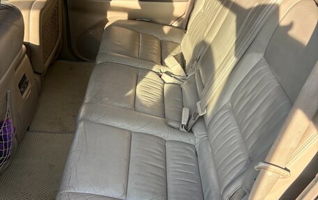 Toyota Land Cruiser 100 рестайлинг 2, 2002 год, 2 000 000 рублей, 9 фотография