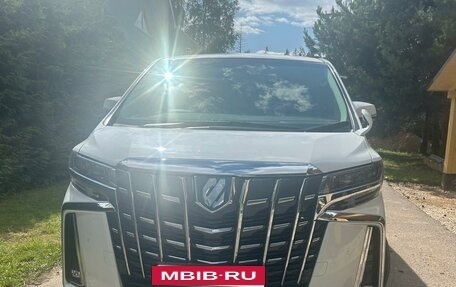 Toyota Alphard III, 2018 год, 4 900 000 рублей, 2 фотография