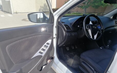 Hyundai Solaris II рестайлинг, 2013 год, 915 000 рублей, 9 фотография