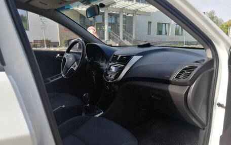 Hyundai Solaris II рестайлинг, 2013 год, 915 000 рублей, 12 фотография