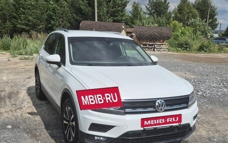 Volkswagen Tiguan II, 2020 год, 2 800 000 рублей, 2 фотография