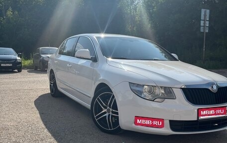 Skoda Superb III рестайлинг, 2011 год, 850 000 рублей, 1 фотография