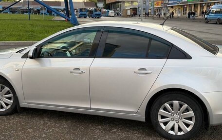 Chevrolet Cruze II, 2010 год, 570 000 рублей, 4 фотография