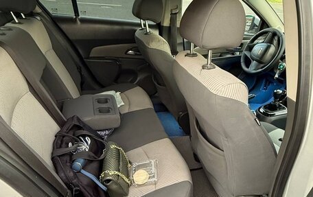 Chevrolet Cruze II, 2010 год, 570 000 рублей, 5 фотография