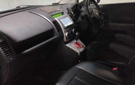 Mazda Premacy III, 2007 год, 680 000 рублей, 19 фотография