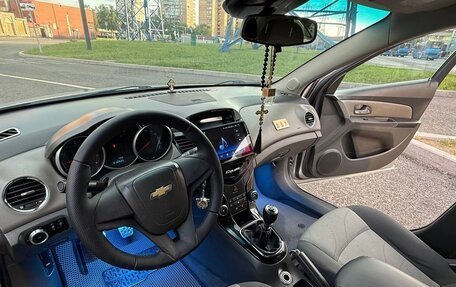 Chevrolet Cruze II, 2010 год, 570 000 рублей, 10 фотография