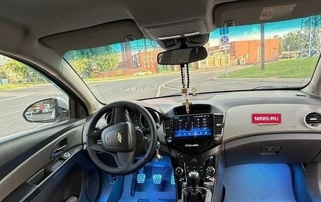 Chevrolet Cruze II, 2010 год, 570 000 рублей, 8 фотография