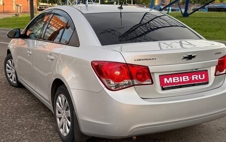 Chevrolet Cruze II, 2010 год, 570 000 рублей, 3 фотография