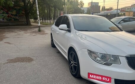 Skoda Superb III рестайлинг, 2011 год, 850 000 рублей, 3 фотография