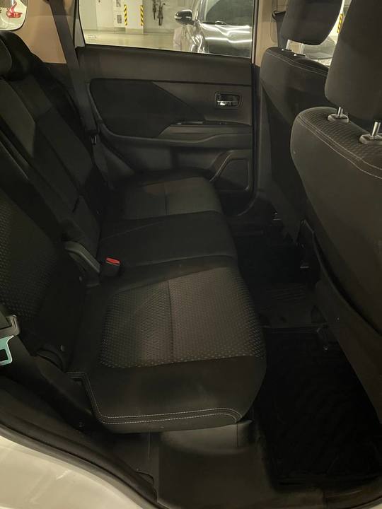 Mitsubishi Outlander III рестайлинг 2, 2018 год, 1 999 999 рублей, 9 фотография