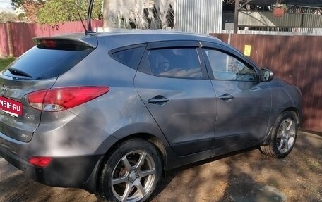 Hyundai ix35 I рестайлинг, 2012 год, 1 000 000 рублей, 2 фотография