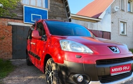 Peugeot Partner II рестайлинг 2, 2010 год, 950 000 рублей, 1 фотография