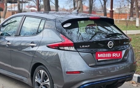 Nissan Leaf II, 2018 год, 1 990 000 рублей, 2 фотография