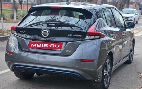 Nissan Leaf II, 2018 год, 1 990 000 рублей, 3 фотография