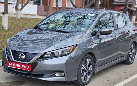 Nissan Leaf II, 2018 год, 1 990 000 рублей, 5 фотография