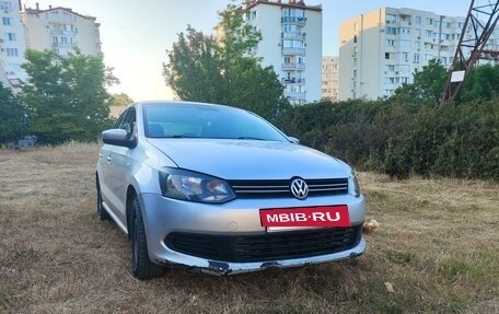 Volkswagen Polo VI (EU Market), 2011 год, 450 000 рублей, 2 фотография