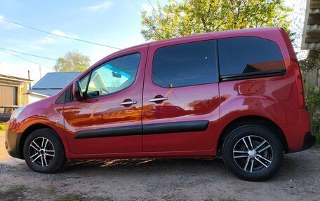 Peugeot Partner II рестайлинг 2, 2010 год, 950 000 рублей, 16 фотография