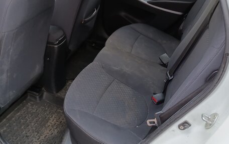 Hyundai Solaris II рестайлинг, 2013 год, 600 000 рублей, 5 фотография