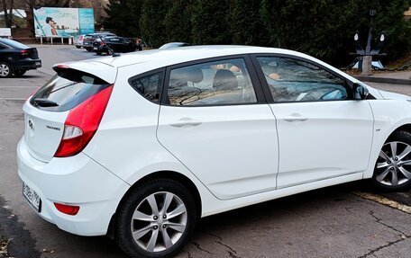 Hyundai Solaris II рестайлинг, 2013 год, 600 000 рублей, 13 фотография