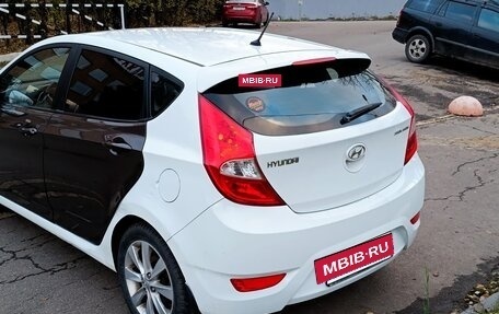 Hyundai Solaris II рестайлинг, 2013 год, 600 000 рублей, 15 фотография
