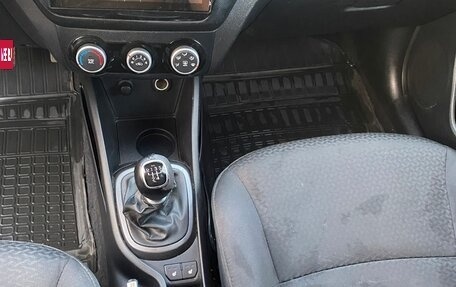 KIA Rio III рестайлинг, 2015 год, 910 000 рублей, 23 фотография