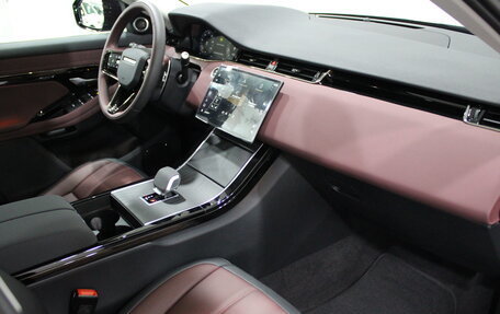 Land Rover Range Rover Evoque II, 2024 год, 6 290 000 рублей, 31 фотография