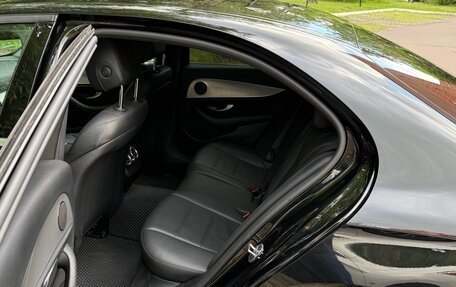 Mercedes-Benz E-Класс, 2020 год, 2 900 000 рублей, 11 фотография