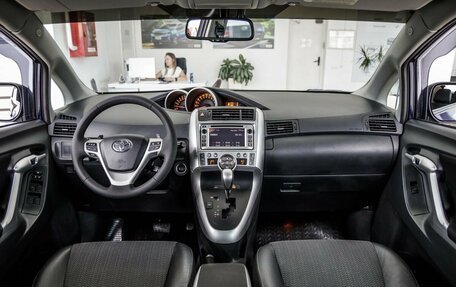 Toyota Verso I, 2012 год, 1 198 000 рублей, 27 фотография
